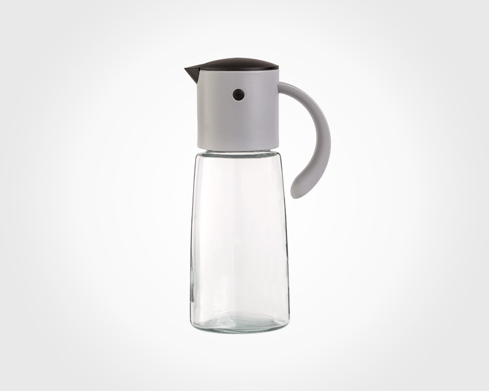 Oil dispenser with handle