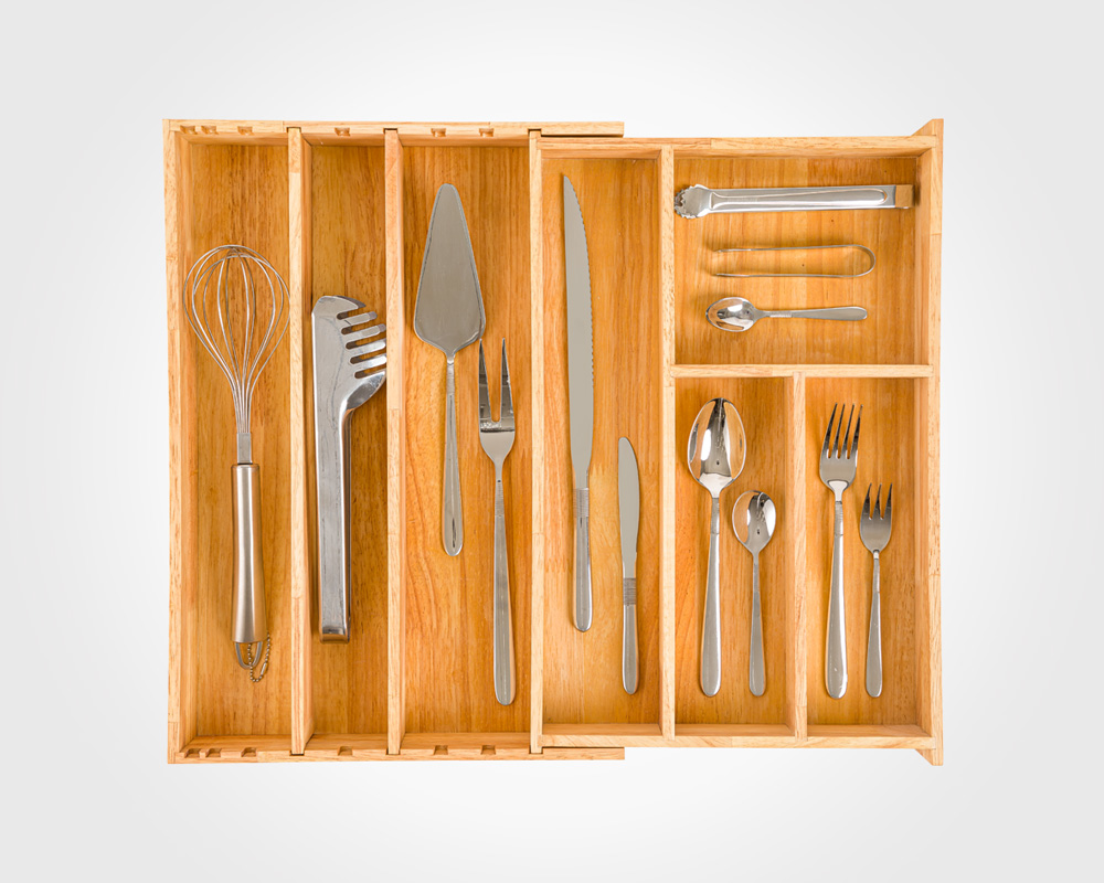 Wooden utensil organizer with adjustable compartment